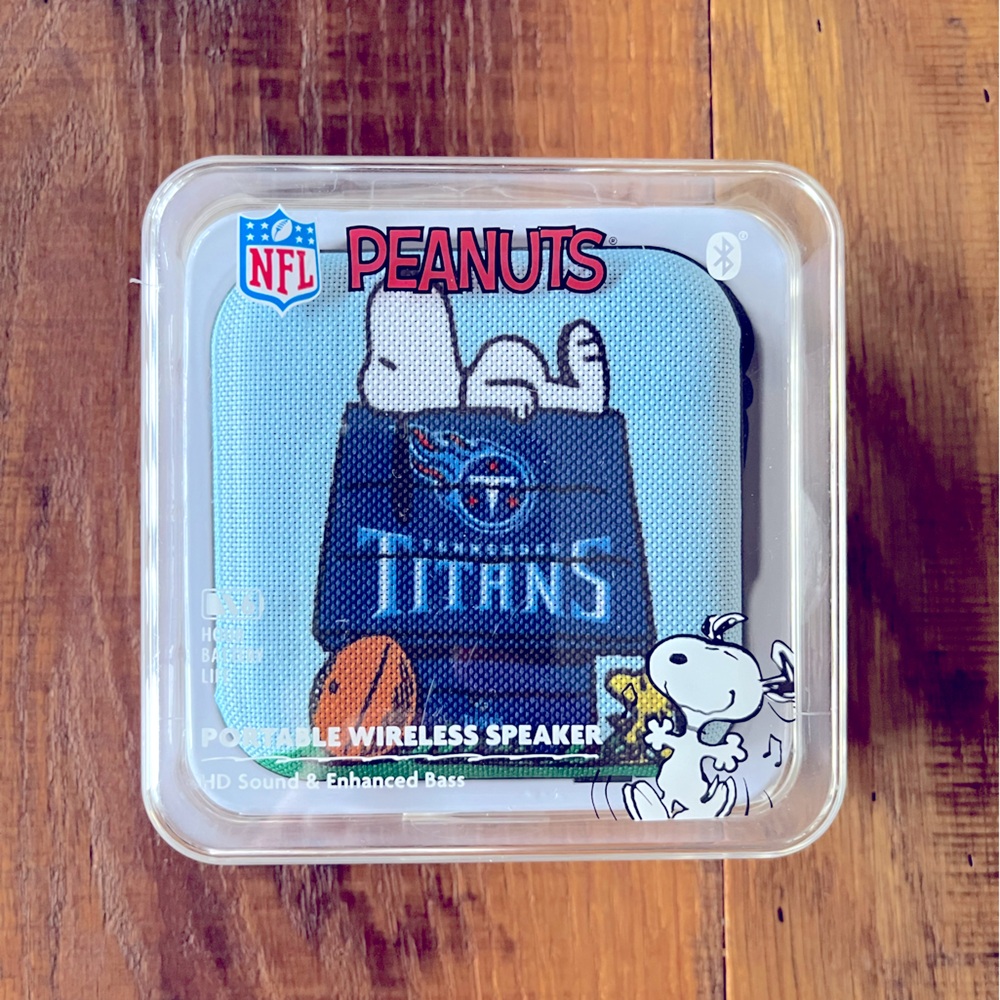 Peanuts Tennessee Titans Snoopy Portable Wireless Speaker Bluetooth